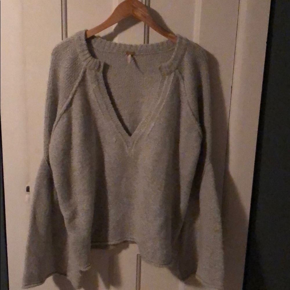 Free People grey bell sleeve vneck sweater m